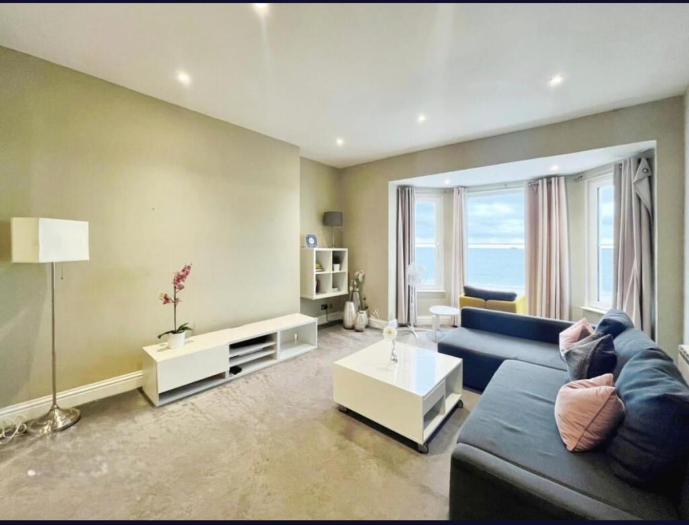 Stones Throw From The Beach - Stunning Sea View Portsmouth Dış mekan fotoğraf
